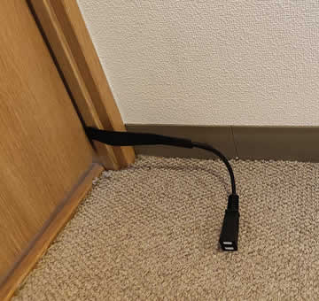 ドアとドアの隙間